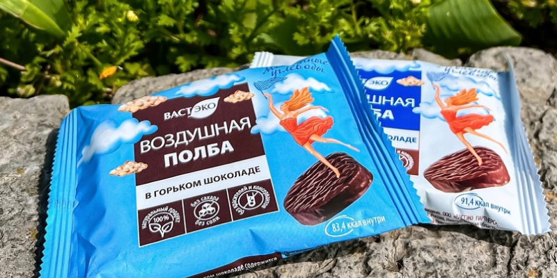 Нежная и хрустящая воздушная полба в горьком и молочном шоколаде